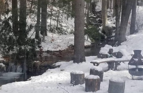 Intervale House | Pumpkin Hollow House/HotTub/Prvt Brook/Large Yard