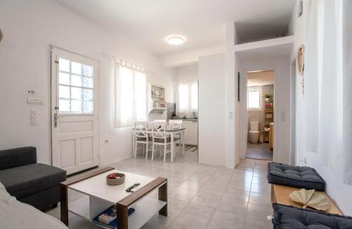 Logaras House | Punda Beach Seaside Retreat