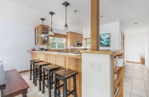 Kiwanda Shores House | Pura Vida #166 - Perfect beach house. Family friendly, HOTTUB, easy walk to beach