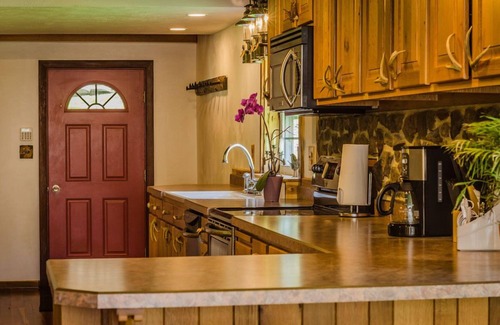 Ohiopyle Cottage | Pura Vida | 3BR, 2BA, Hot Tub, Private, Dog Friendly, Borders State Park!
