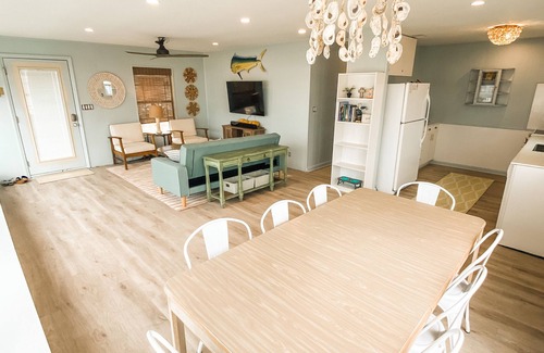 East End House | ~Pura Vida~ Beach Front Coastal Cottage~FREE EV Charger~Dog Friendly~