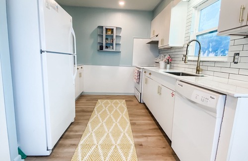 East End House | ~Pura Vida~ Beach Front Coastal Cottage~FREE EV Charger~Dog Friendly~