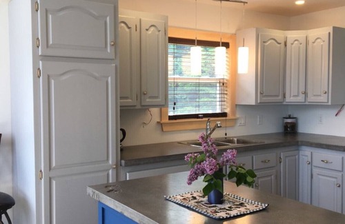 Poplar Point Cottage | Pura Vida Cottage on Boughton River