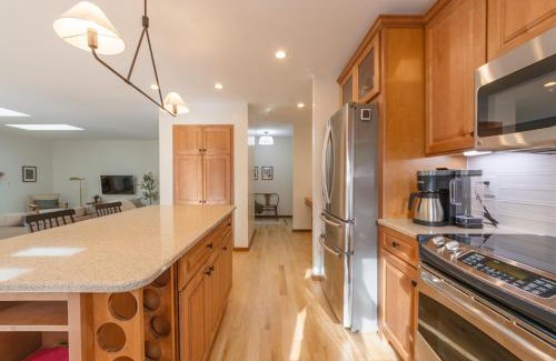 Fennville House | Pure Hygge - 1 block off Lake, Tranquil & Pet Friendly