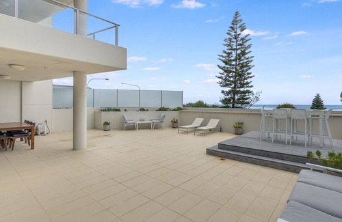 Coolangatta Apartment | Pure Kirra 103 - Beautiful Kirra Beachfront