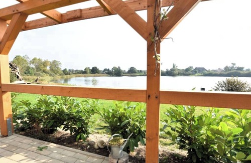 Ruhn House | Pure nature in lakeside holiday home