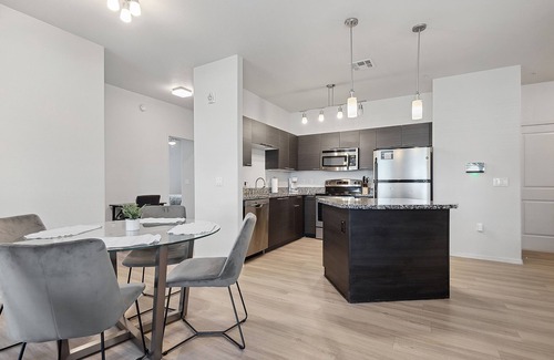 Gilbert Apartment | Pure Suites Gilbert Pool, Gym, Spa, Volleyball