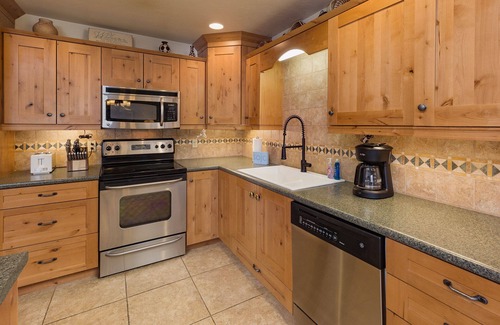 Purgatory Condo | Purgatory townhome with Easy Access to Slopes - Views - EV Charger