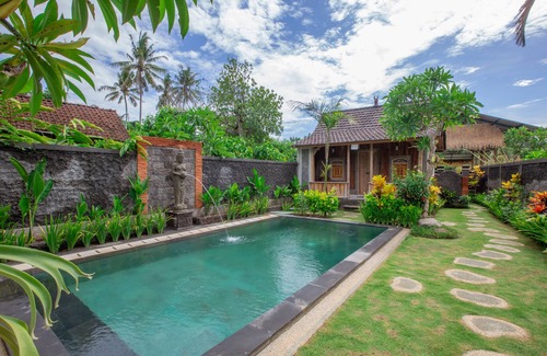 Batuan House | Puri Astrani by WizZeLa