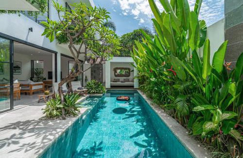 Berawa Villa | Puri Senang - Luxury 4BR Private Pool Villa in Central Berawa