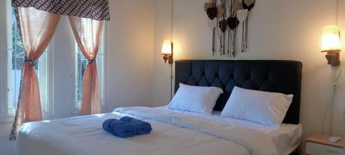 Sleman House | Purisani Suites Villa