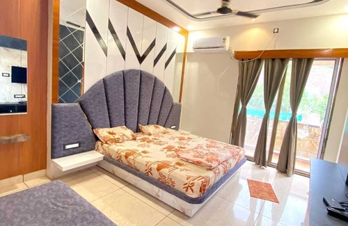 Omkareshwar Hotel | Purnima Hotel