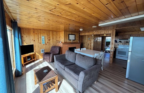 Lincoln City Condo | Purple Moon #1 - Beautiful Beachfront home with private access to the beach