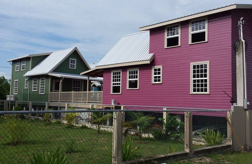 Caye Caulker Cottage | Purple Pearl Cottage with a Pool and Modern Amenities