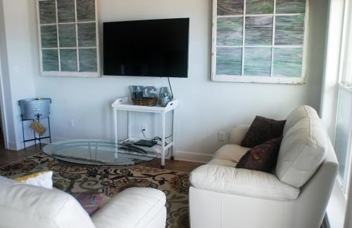 Dauphin Island House | Purple Pelican
