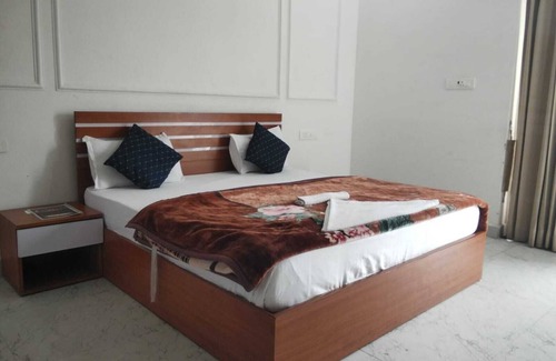 Rohtak Hotel | PURPLE PETAL HOTEL