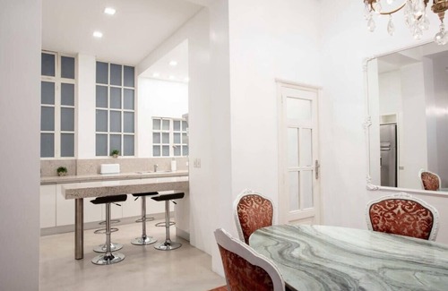 Retiro Apartment | Purple Rain - Elegant 2 Bedroom in Recoleta