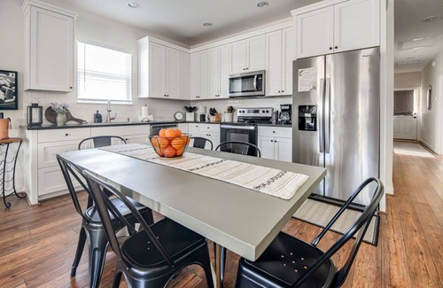 Fredericksburg House | Purple Sage - Minutes from downtown Fredericksburg - Fire pit and Large Yard