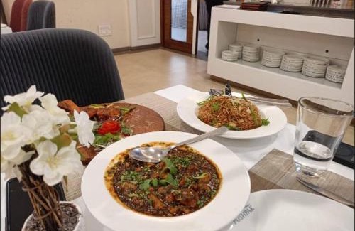 Bhubaneshwar Hotel | PUSHPAK HOTEL & CONVENTION