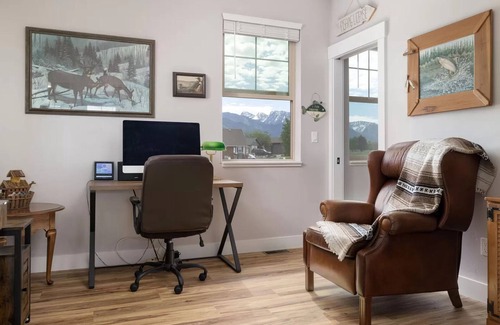 Thayne House | Put Your Boots Up After a Full Day