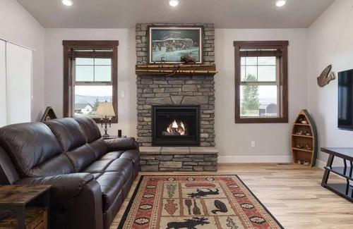 Thayne House | Put Your Boots Up After a Full Day