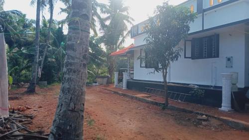 Quilon Bed & Breakfast | Puthooramveed home stay
