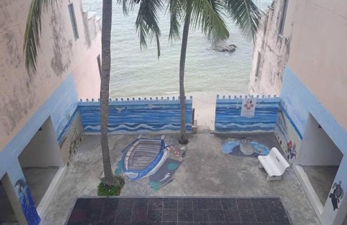 Taman Haji Zainal Apartment | Putri Homestay seaview