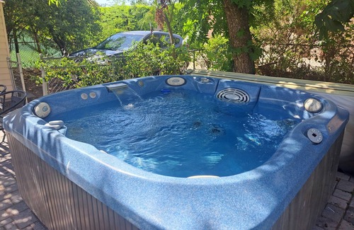 Tempe Apartment | Putt Golf & Hot Tub | By Mill Ave, ASU, Airport