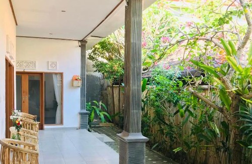 Batu Bolong House | Putu Homestay