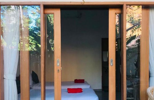 Batu Bolong House | Putu Homestay