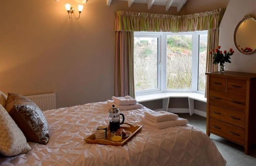 Sandsend House | Puzzle Corner
