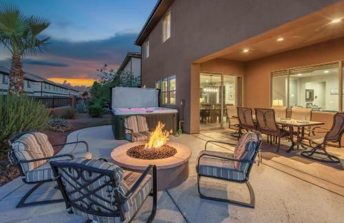 Santa Clara House | PV 99 Private Hot Tub, Ping Pong Table, Xbox X series and Resort Amenities