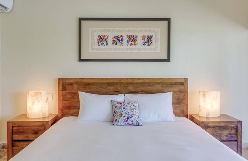 Downtown Apartment | Pvt Oceanview Terrace, Splash Pool, 1 Block to 5th