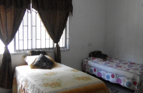Little London House | Pyeaca Guesthouse