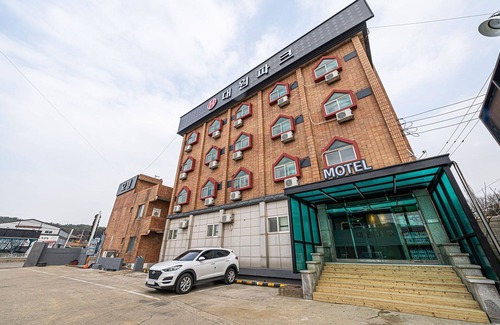 Pyeongtaek Hotel | Pyeongtaek Daewon Park