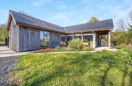 Llandeilo House | Pyllaubach
