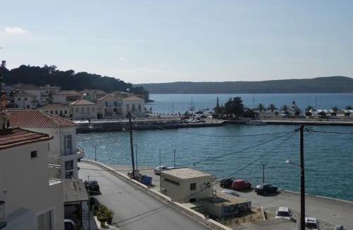 Pylos Apartment | Pylos before midnight