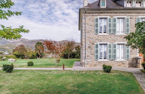 Lau-Balagnas Apartment | Pyrénées Cottage with Mountain View, Private Terrace, and Wi-Fi – Top-Rated Accommodation
