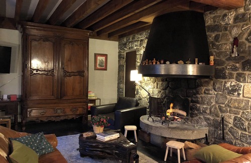 Campan Ski Chalet | PYRENEAN MOUNTAIN CHALET.