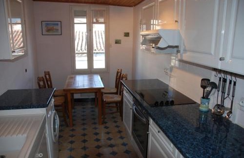Quillan Apartment | Pyrenees,Hiking, Cycling, Rafting,Fishing,4 Bed Apartment, Roof Terrace