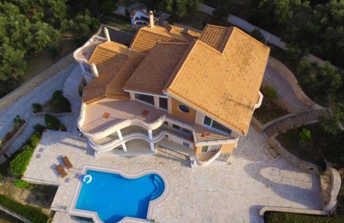 Alikanas Apartment | Pyrgos Zante Suites