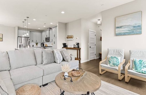 Everett House | Q House in Marysville 4BR, 3.5Bath + AC Amazing Views, Kid & Pet Friendly