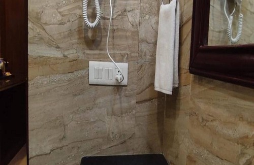 Shivpuri Hotel | Q Saina's S K Regency
