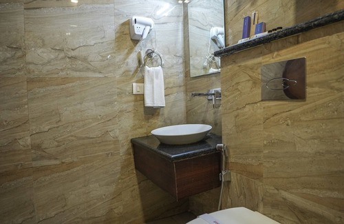 Shivpuri Hotel | Q Saina's S K Regency