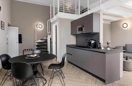 Historic Centre House | Q71 Timeless Suite