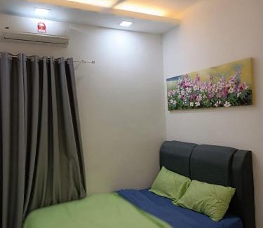 Kajang Apartment | QAISARA D'SAVANNA HOMESTAY@SOUTHVILLE CITY