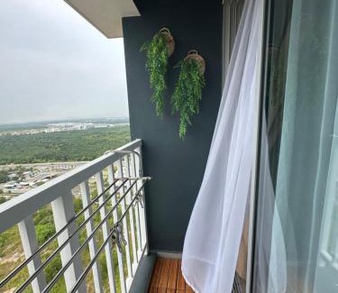 Kota Warisan Apartment | Qaseh Ain Homestay KLIA Transit & Staycation