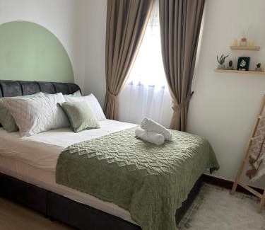 Kota Warisan Apartment | Qaseh Ain Homestay KLIA Transit & Staycation
