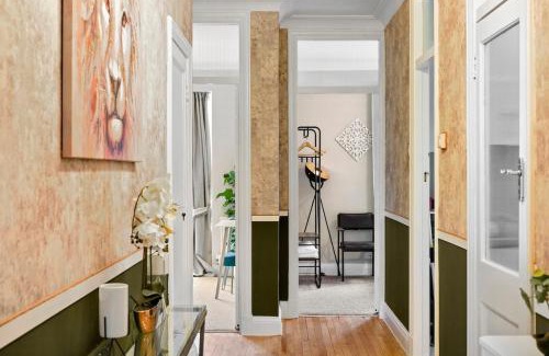 Hendon Apartment | QC CityStay Stylish 3 Bed Flat in Hendon NW4