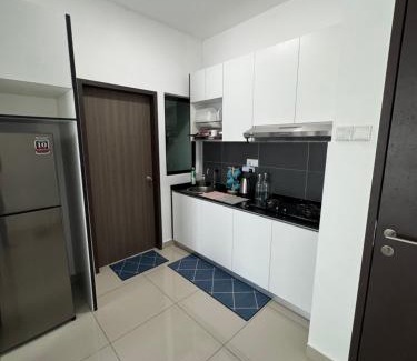 Bandar Penawar Apartment | Qila Homestay at DESARU UTAMA